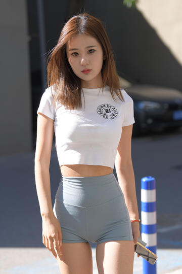 赵露思康复后首次活动状态
